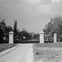 Brama Parku Skaryszewskiego od strony Ronda Waszyngtona