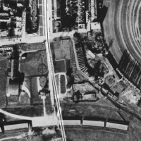Miejsce usytuowania gmachu na zdjęciu z 1935 roku