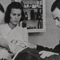 dr Józef Kubiak podczas operacji
