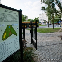 Tablica informacyjna w parku