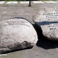 Kamienie pamiątkowe w miejscu straceń