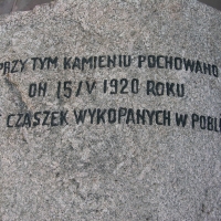 Napis na kamieniu straceń