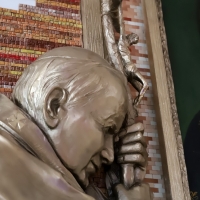 Ołtarz Matki Bożej i Jana Pawła II