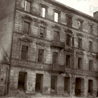 Wypalona kamienica na Chłodnej 53