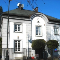 Ul. Kaniowska 1