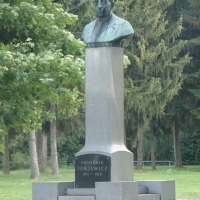 Pomnik Jurjewicza na wyścigach