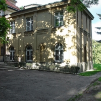 Oficyna pałacu z okresu 1860-1865