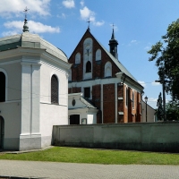 Dzwonnica i kościół