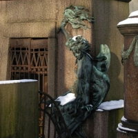 Figura anioła przy grobowcu rodzinnym Laskowskich-Nagórków