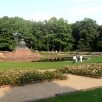 Ogród wokół pomnika Chopina